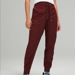 Lululemon studio jogger